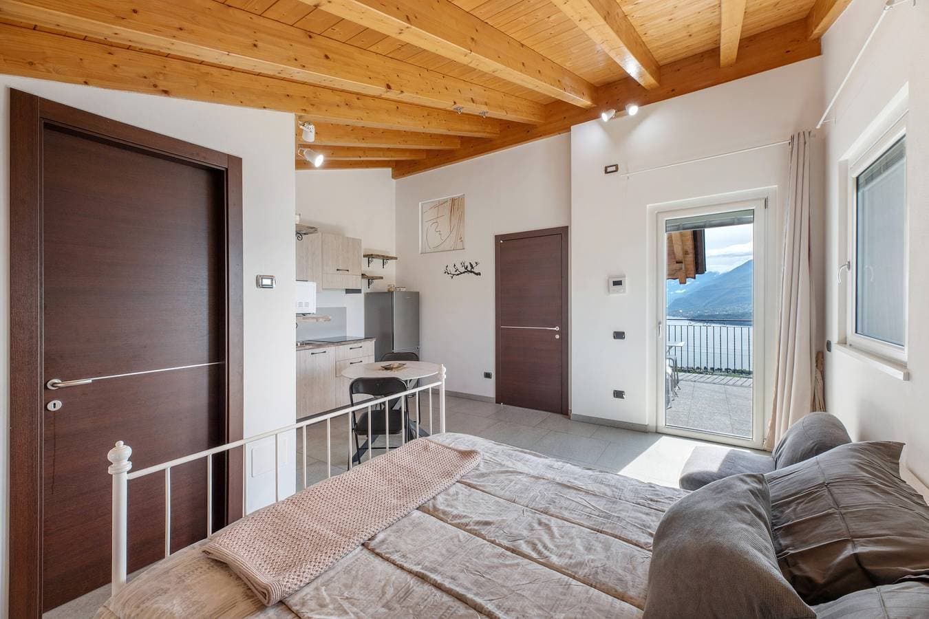 Foto 5 von 37: Ferienhaus 'Il Nido Del Colibrì' mit Seeblick, privater Terrasse und WLAN