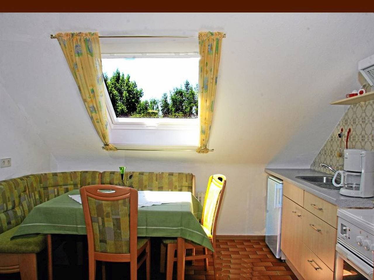 Foto 3 von 16: Ferienwohnung 'Kaiserstuhlblick' mit Balkon und Wi-Fi