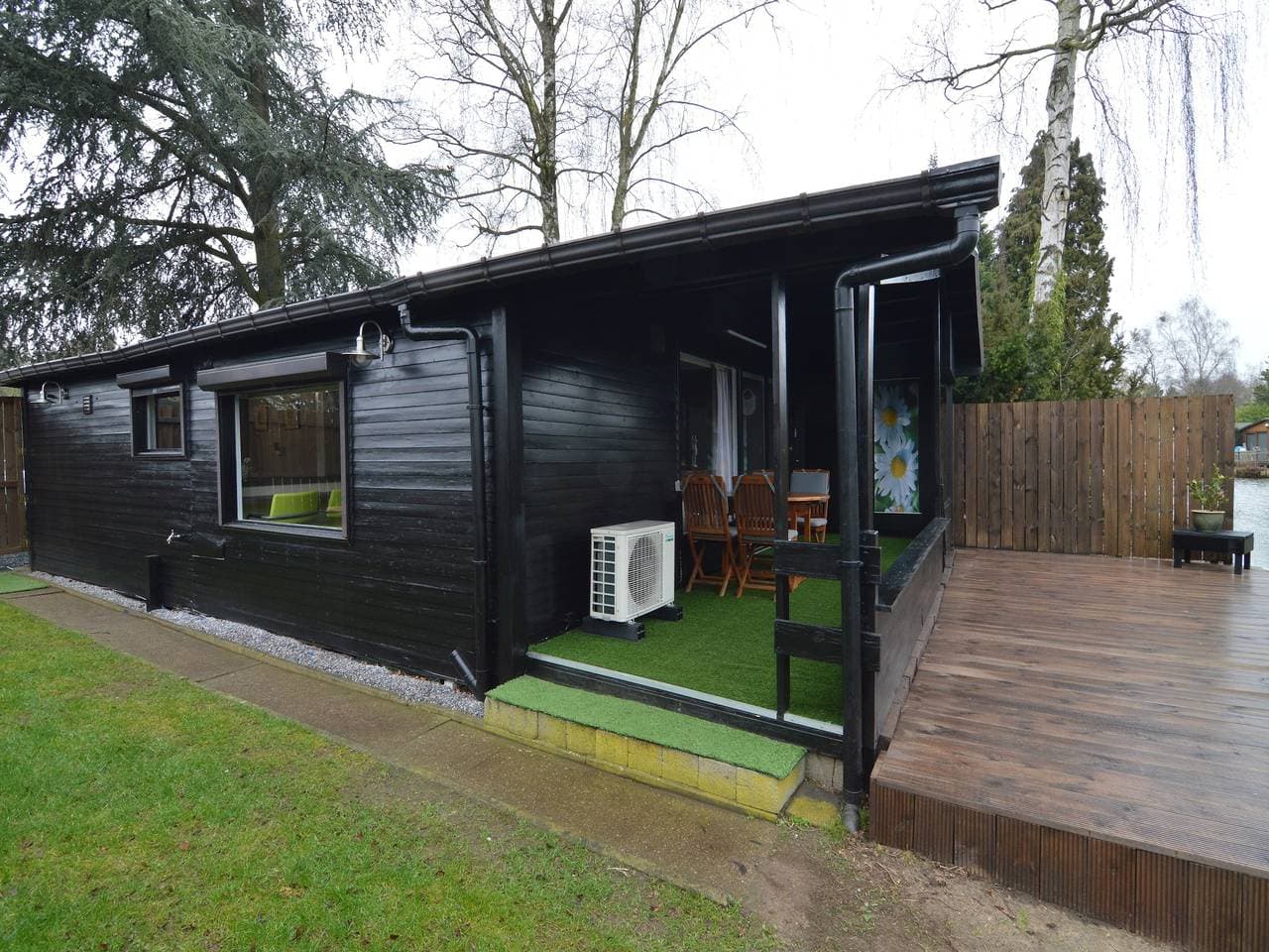Foto 8 von 38: Modernes Chalet direkt am Wasser