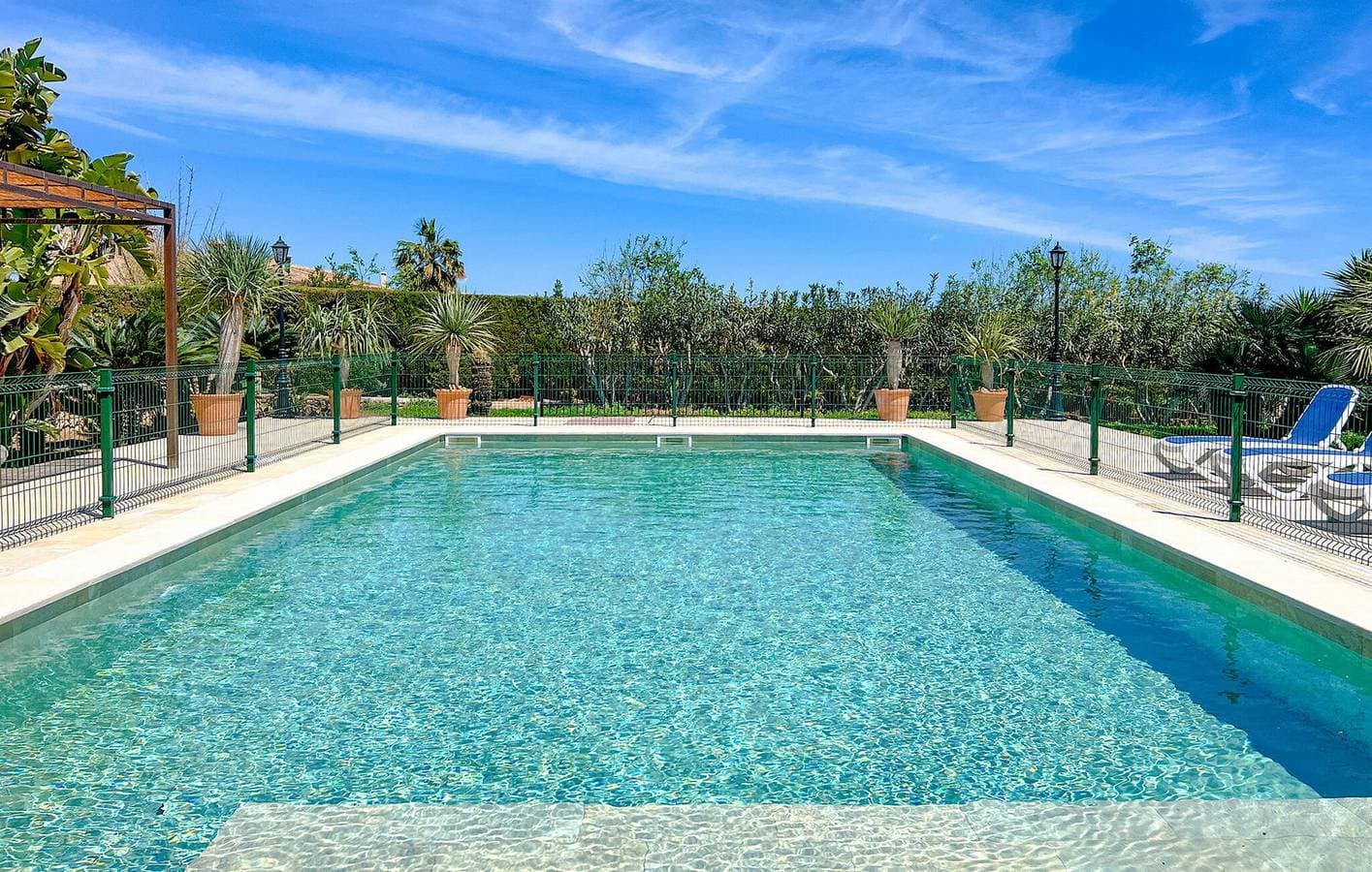 Foto 5 von 43: Sonniger Rückzugsort mit Pool und Terrasse in s'Horta