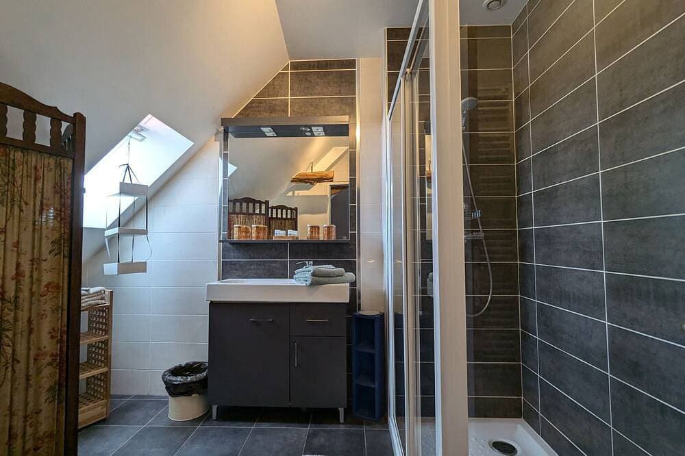 Foto 7 von 20: Gemütliches Zimmer mit Sitzecke und Frühstück