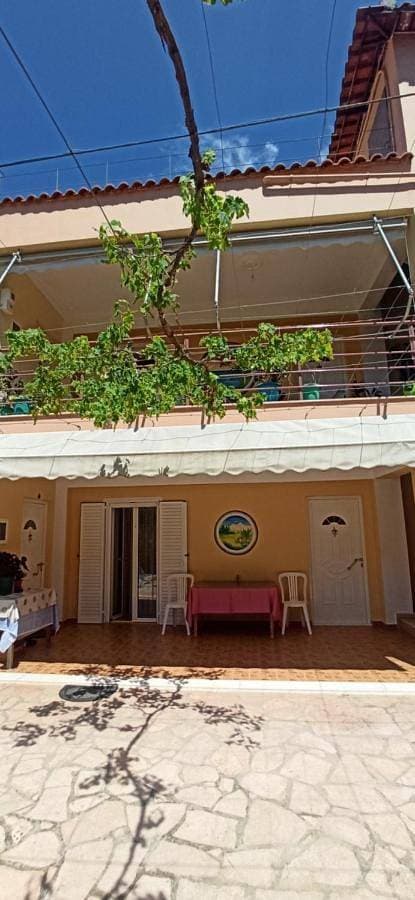 Villa family Bitri 1