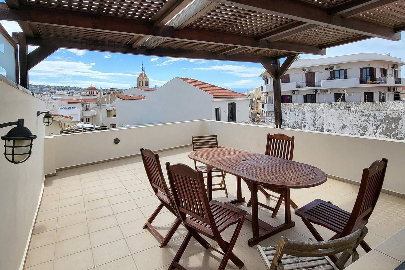 Foto 10 von 43: Ferienwohnung für 6 Personen mit Terrasse