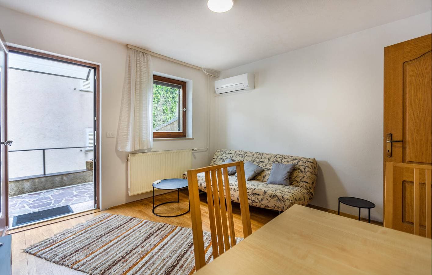 Foto 2 von 14: Ferienwohnung für 4 Personen mit Terrasse