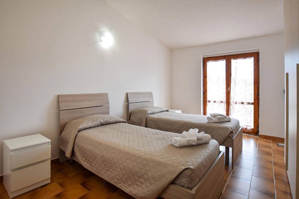 Foto 4 von 24: 2 bedroom amazing apartment in Casal Velino