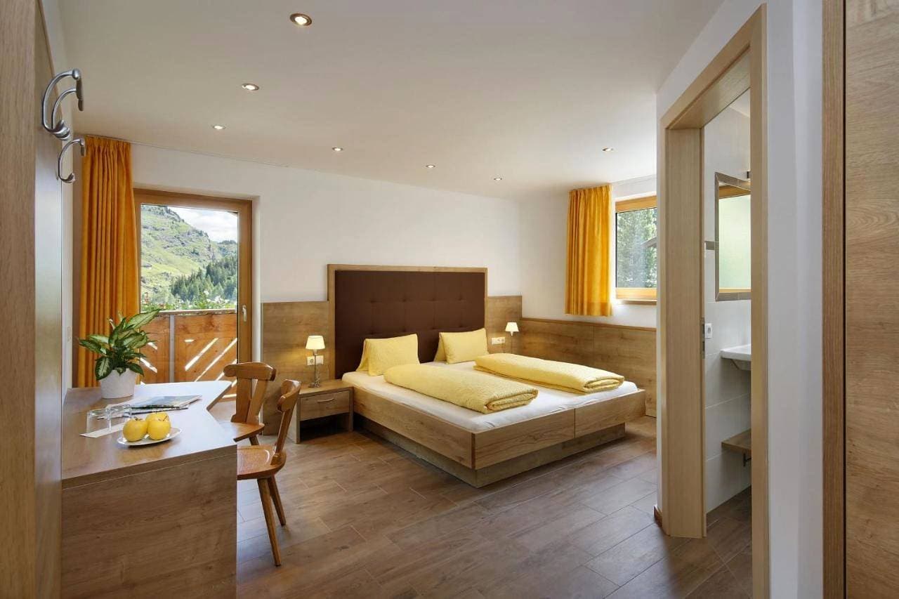 Foto 3 von 8: Basic Triple Room