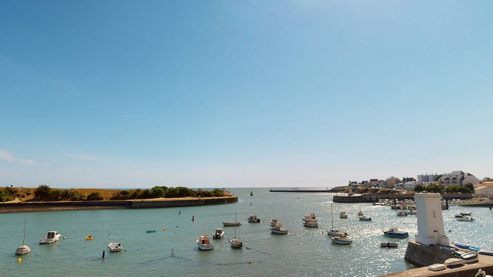 Pêcheur – Joli 2 pièces lumineux face au port 1