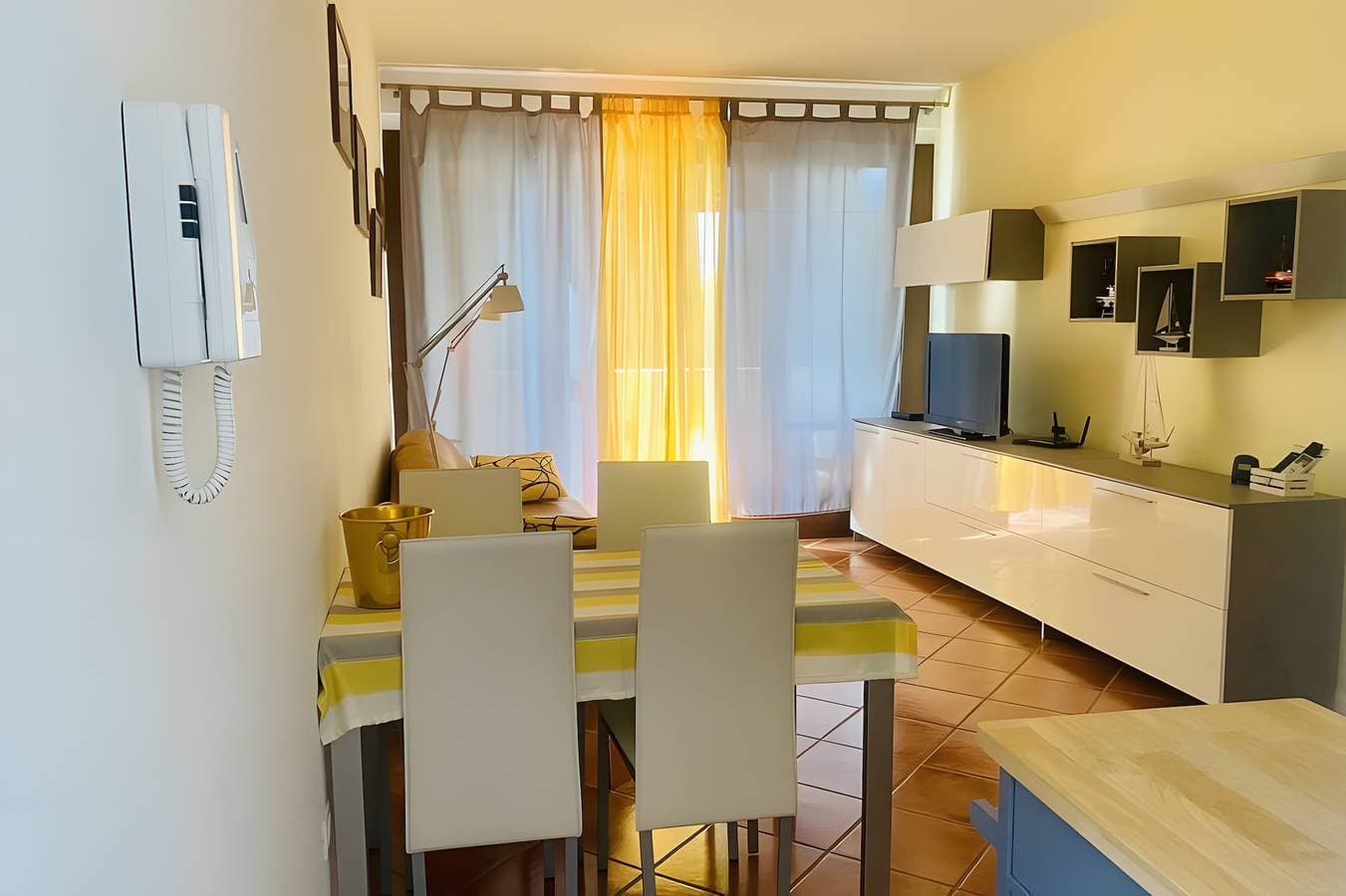 Foto 4 von 31: Charmantes Apartment nur 100 m vom Gardasee entfernt