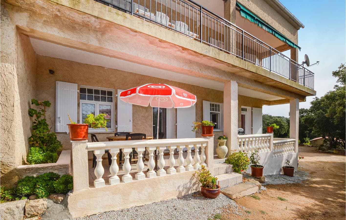 Foto 2 von 22: Gemütliche Wohnung mit Terrasse, Parkplatz & WiFi 800m von Coti-Chiavari