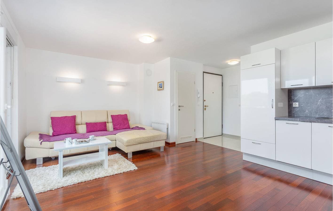 Foto 11 von 24: Apartment mit Meerblick, Terrasse, WLAN und Parkplatz – 900 m vom Strand entfernt