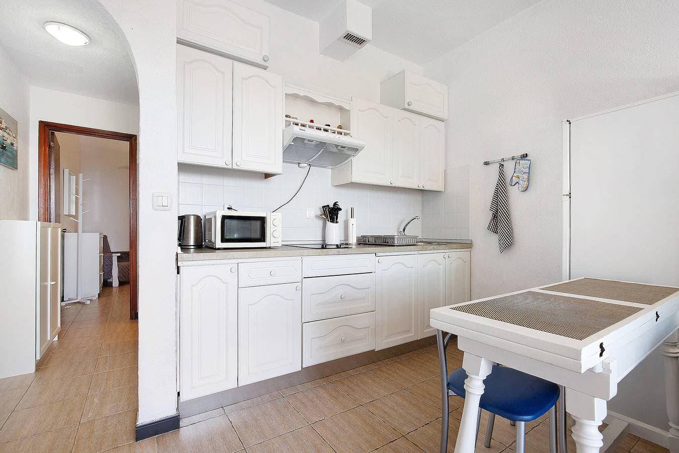 Foto 9 von 20: Schönes Apartment am Strand mit Terrasse und herrlichem Meerblick; Straßenparkplätze vorhanden