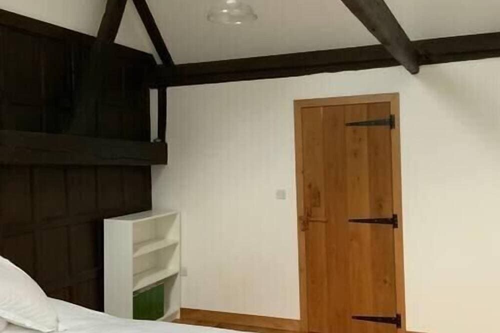 Foto 5 von 30: Delightful 4Bd Home full of Flair Edenbridge Kent
