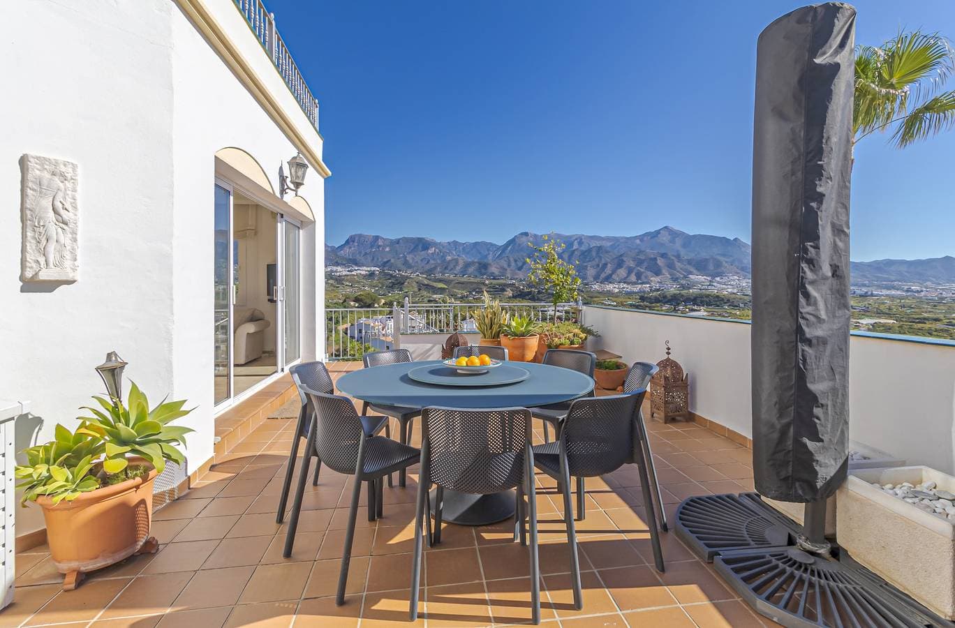 Foto 9 von 67: Villa für 8 Personen mit Garten