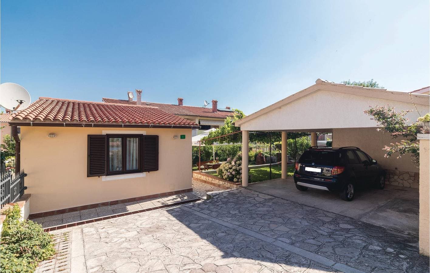 Gemütliche Ferienwohnung mit Terrasse, WLAN, Parkplatz, in der Nähe des Strandes von Brioni 1