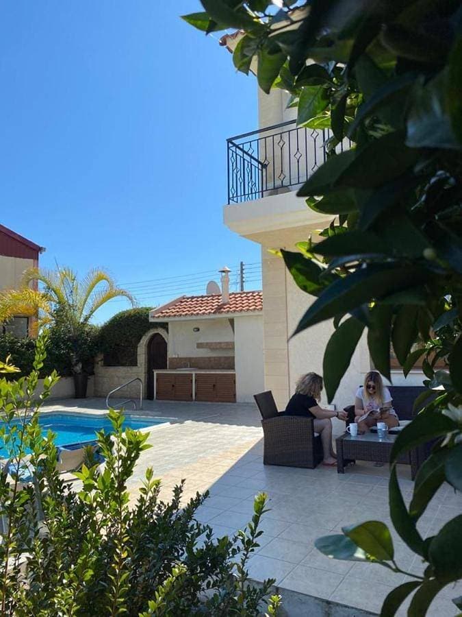 EPISKOPI VILLA, Luxury 4 Bedroom with Pool - Limassol 1