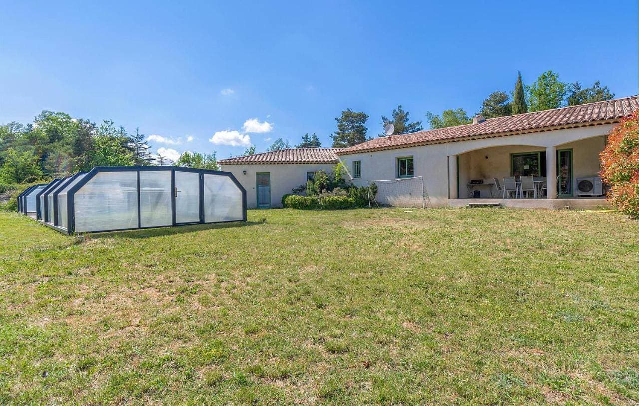 Foto 10 von 18: Three-Bedroom Holiday Home