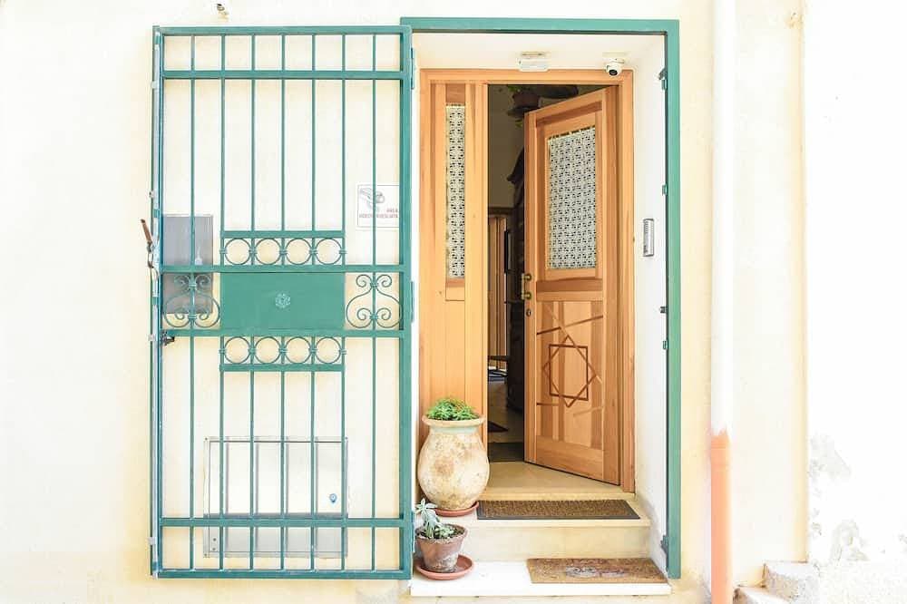 Casa Marta 1