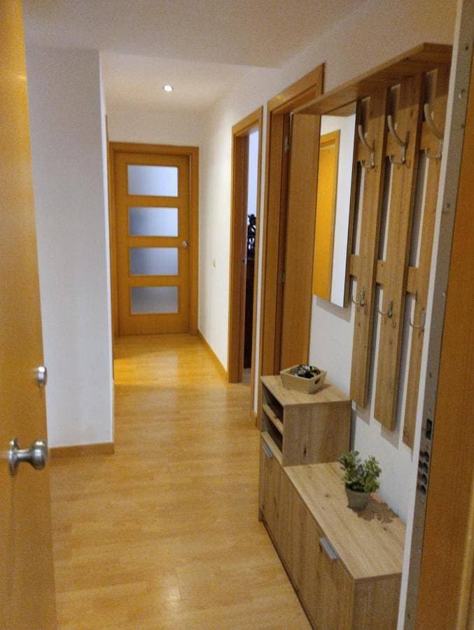 Foto 2 von 25: Two-Bedroom Apartment