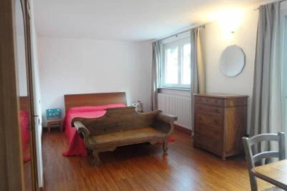 Foto 3 von 21: Kleines Haus mit großem Garten, Blick auf den Comer See 'Sans Souci'