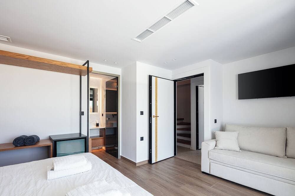 Foto 5 von 30: Nuera IV: Modern 4Br Villa, 300m from the Beach