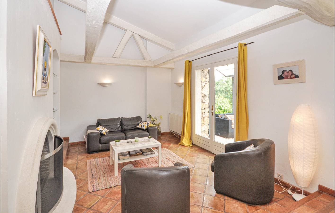 Foto 4 von 31: Poolterrasse mit Parkplatz und Internet