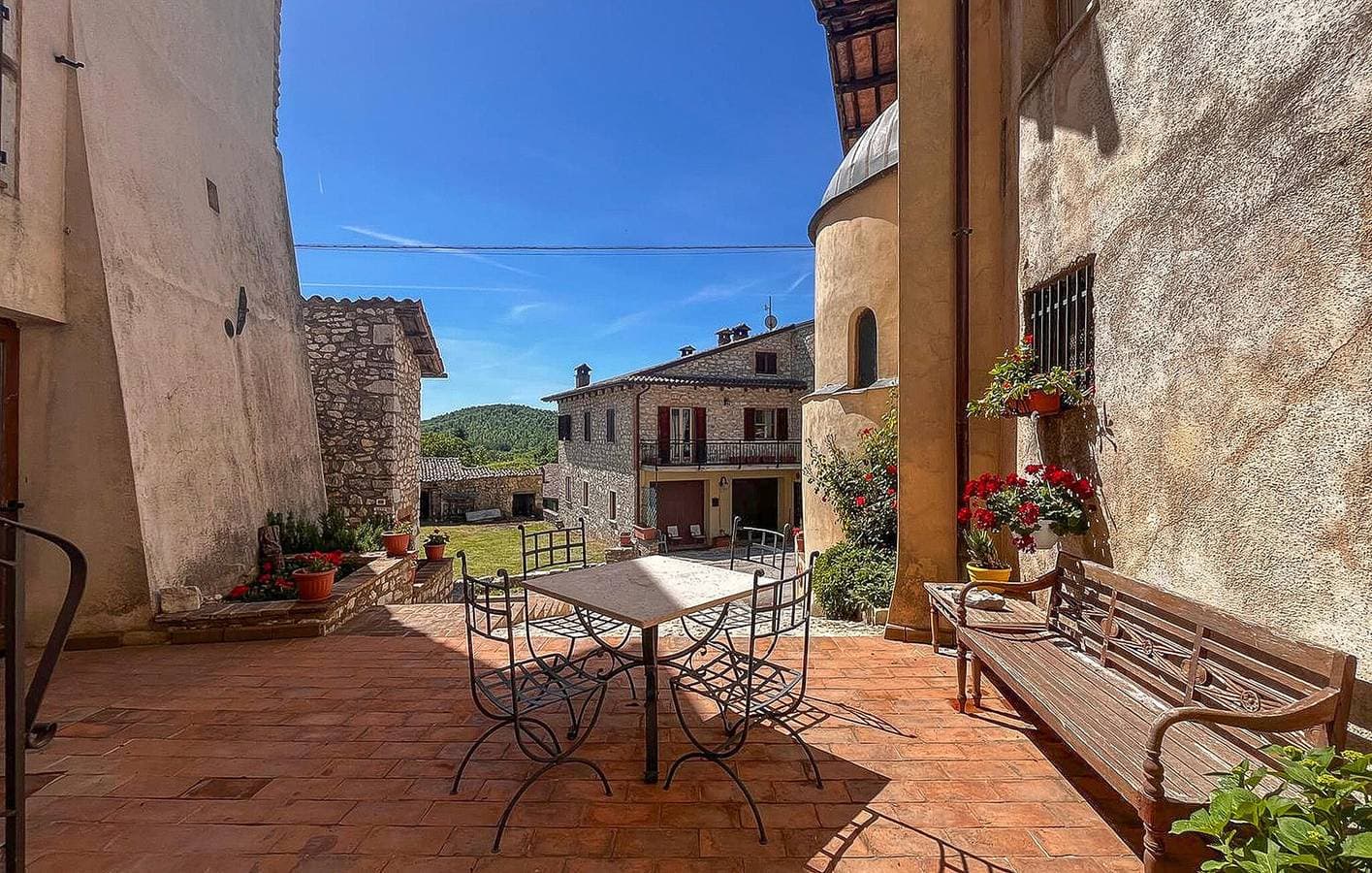 Gemütliche Ferienwohnung mit Pool, Garten und kostenlosem WLAN 1