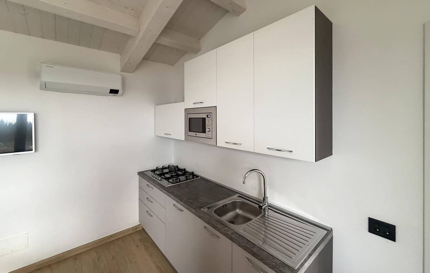 Foto 8 von 13: Gemütliches Apt mit AC, Pool, Parkplatz & Garten