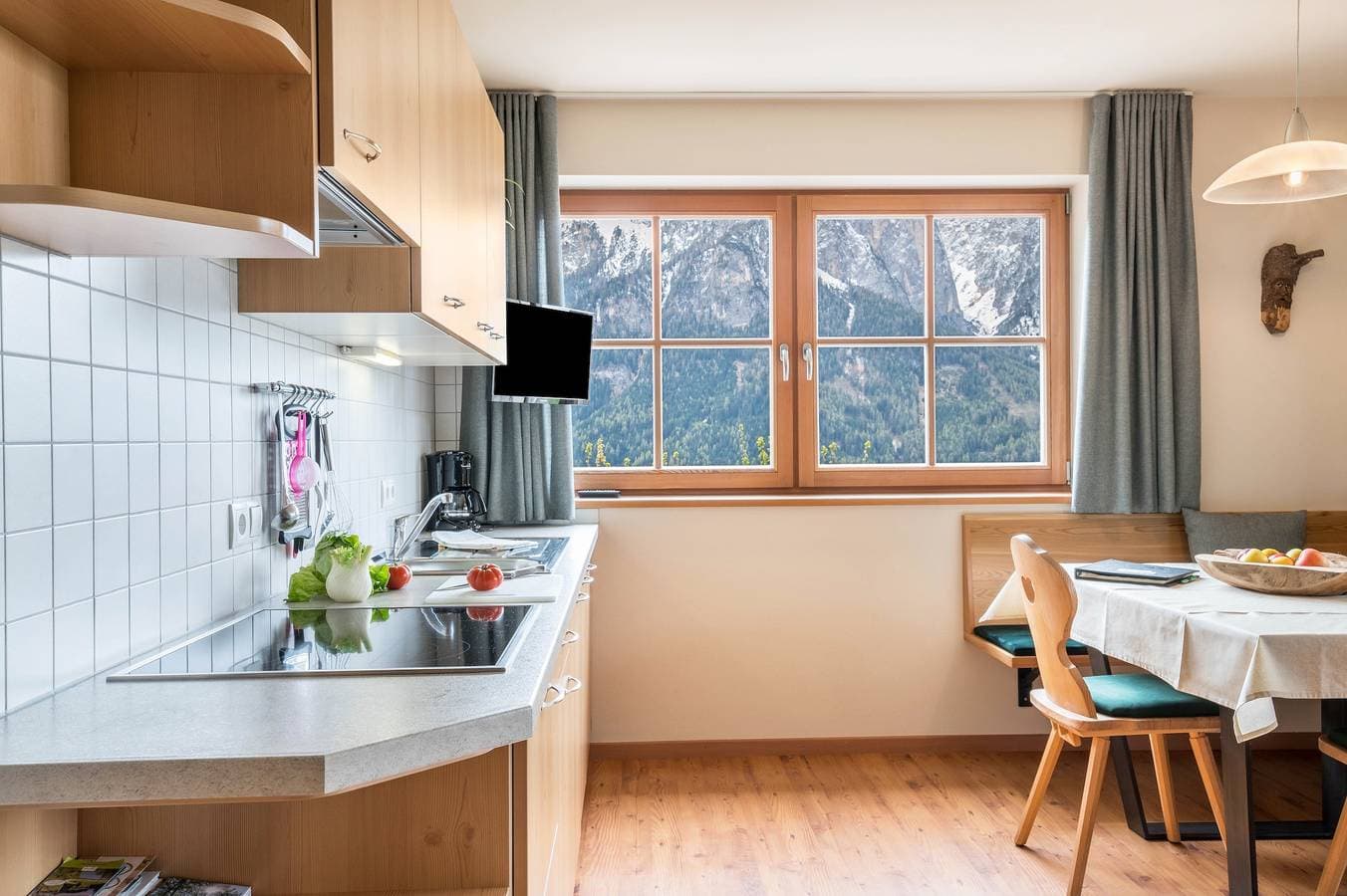 Foto 9 von 33: Ferienwohnung 'Ronsolhof Ortler' mit Bergblick, privater Terrasse und WLAN