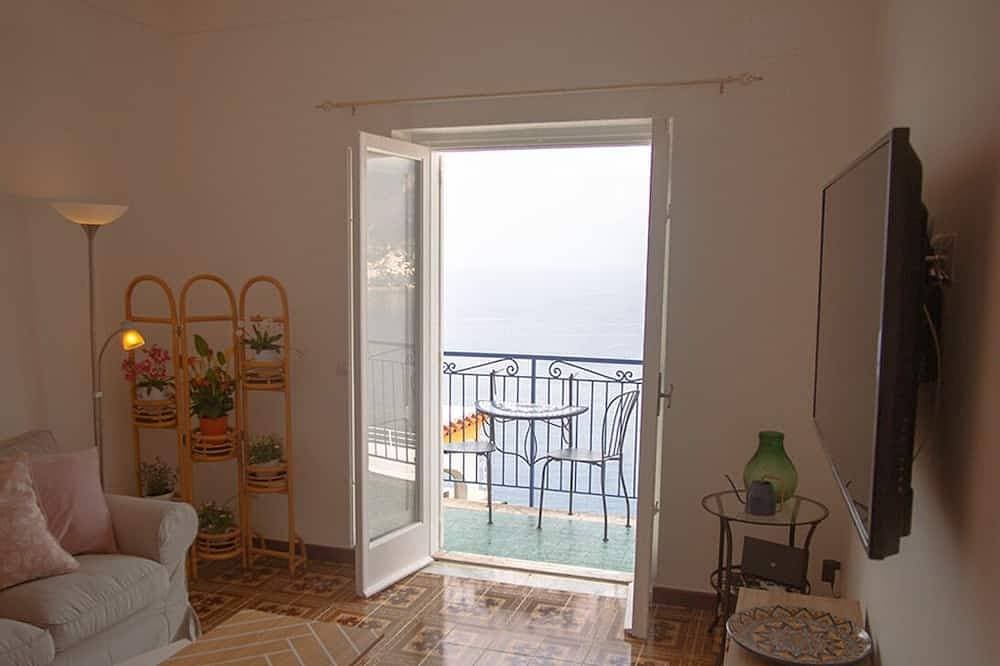 Foto 10 von 21: Panoramic sea view 2 Br apartment in Central Praiano, Casa Mimì Junior