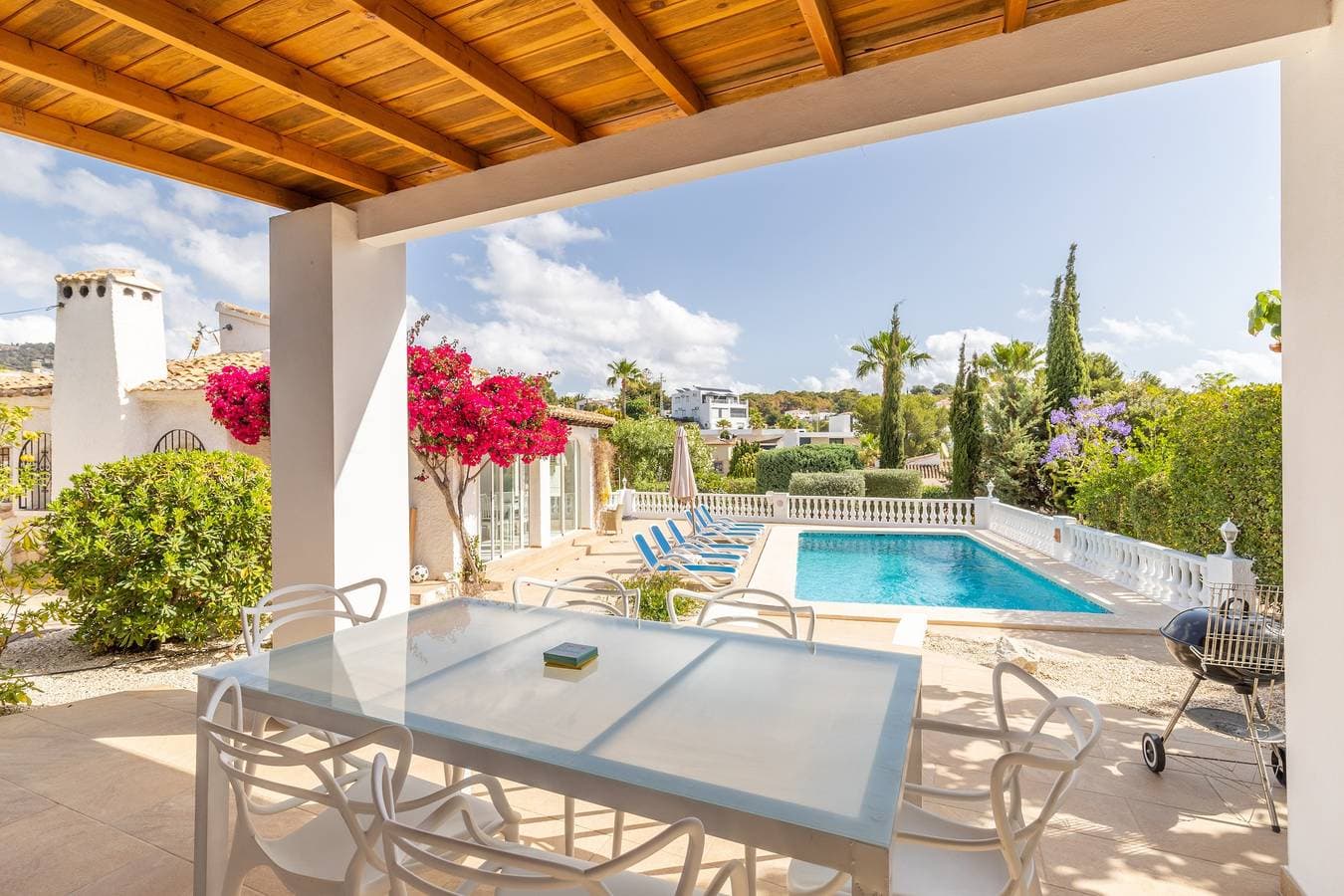 Foto 3 von 30: Villa Andes mit Meerblick, Pool, WLAN und Garten