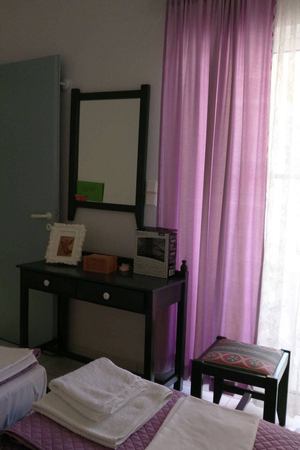 Foto 6 von 50: Zinovia Studio mit Balkon