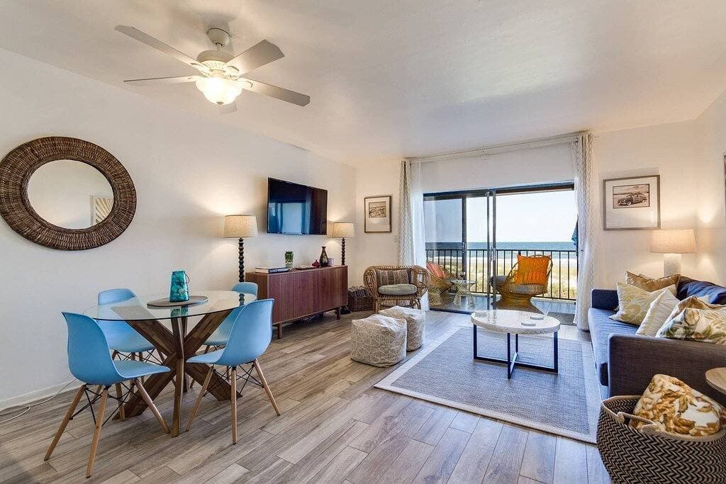 Foto 2 von 49: Oceanfront 1Br Condo | Private Balcony, Direct Beach Access, Sleeps 4