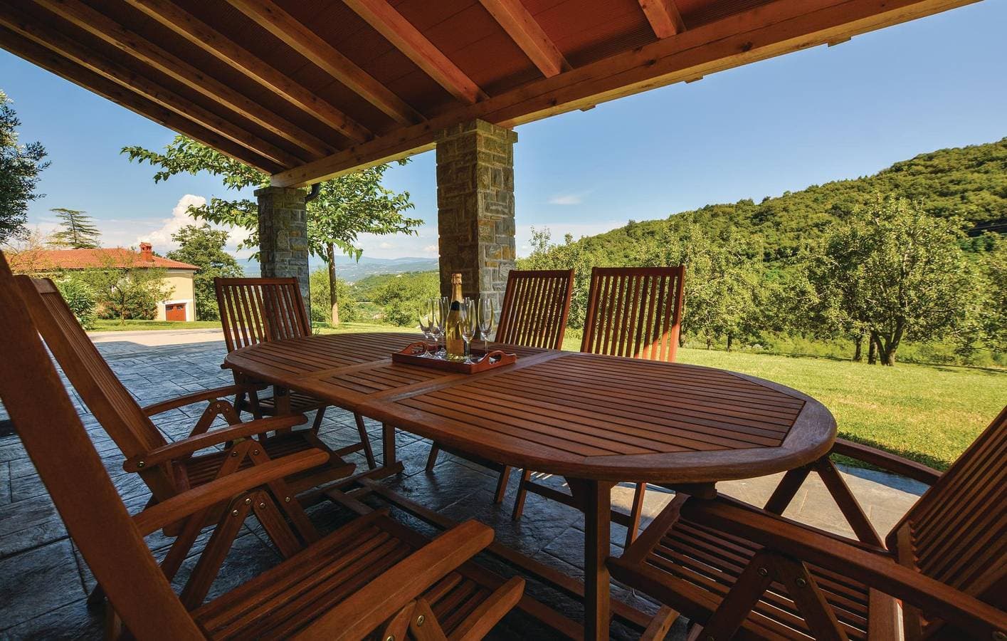 Foto 11 von 32: Ferienhaus für 6 Personen mit Terrasse