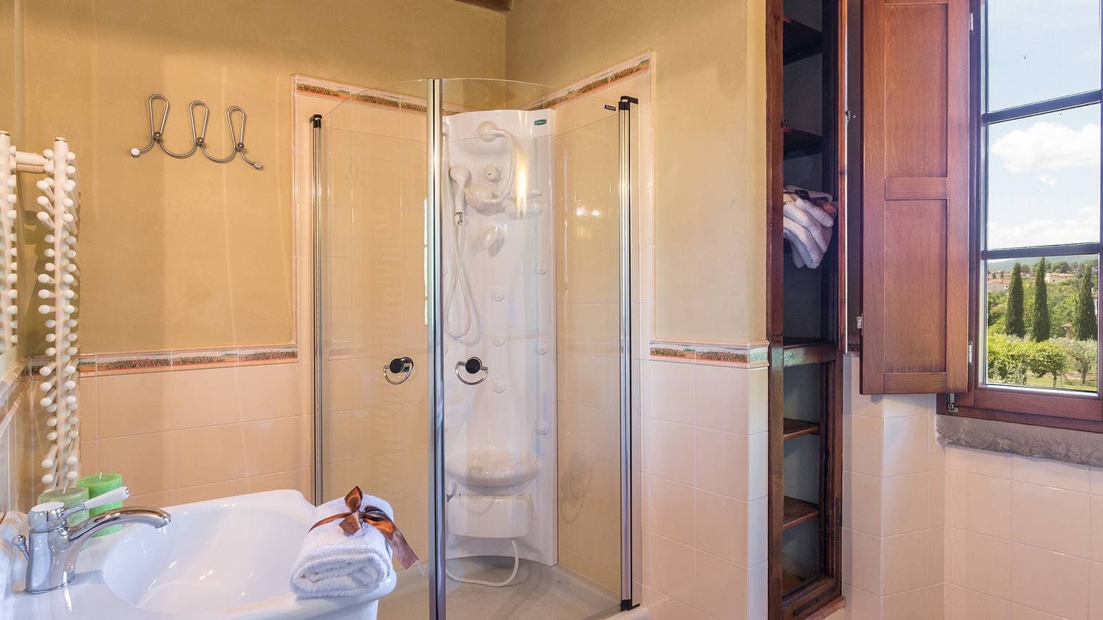 Foto 12 von 44: Villa für 10 Personen mit Garten