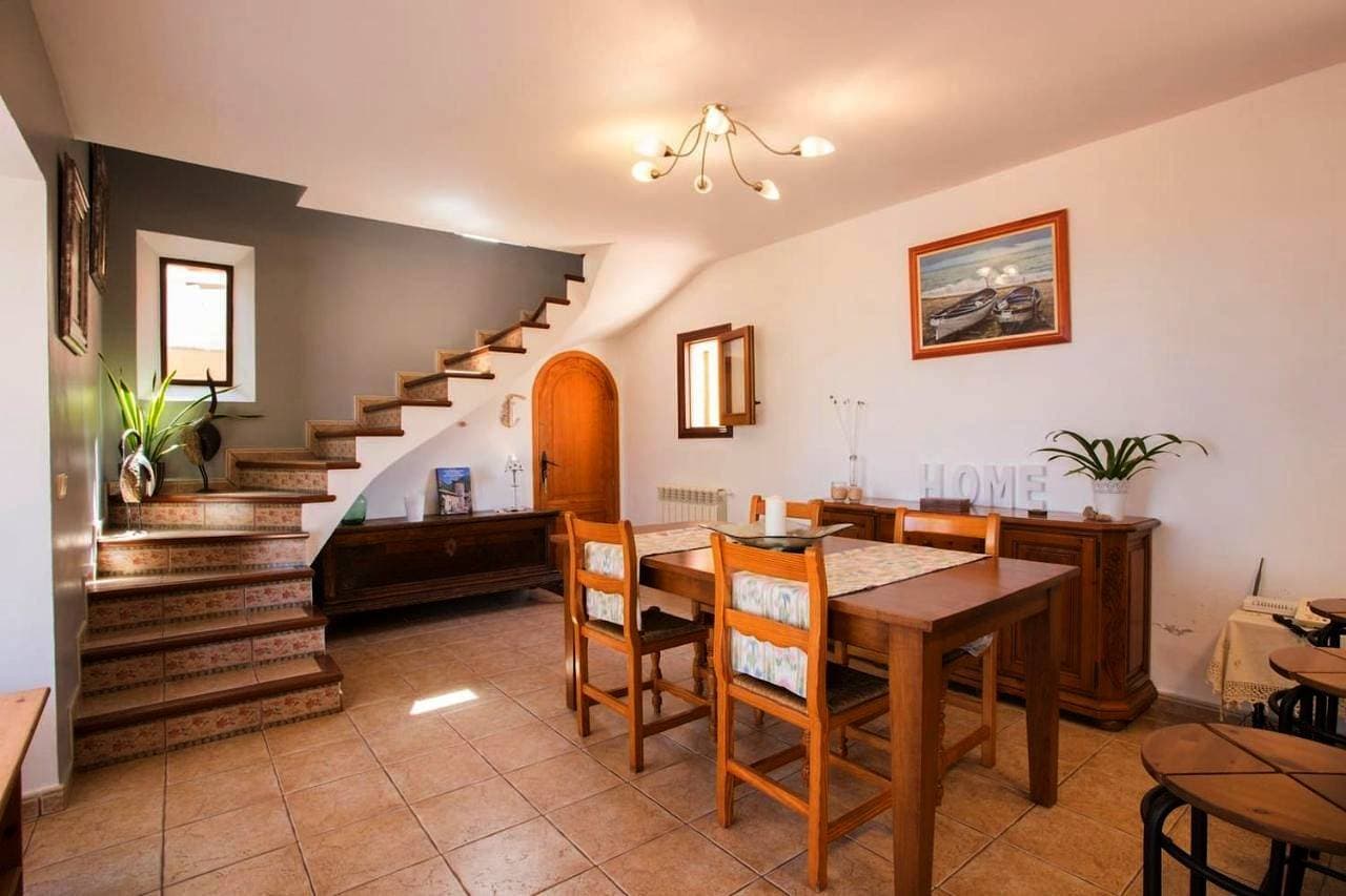 Foto 5 von 35: Three-Bedroom House