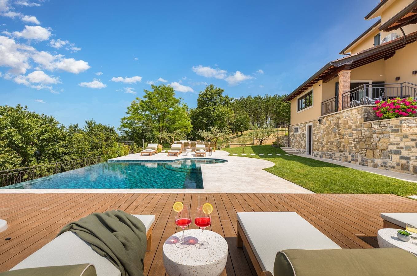 Foto 8 von 72: Villa Clara – Eine atemberaubende Oase des Luxus mit großem Pool, Wellness, Spielzimmer, Fitness und atemberaubender Aussicht auf Motovun