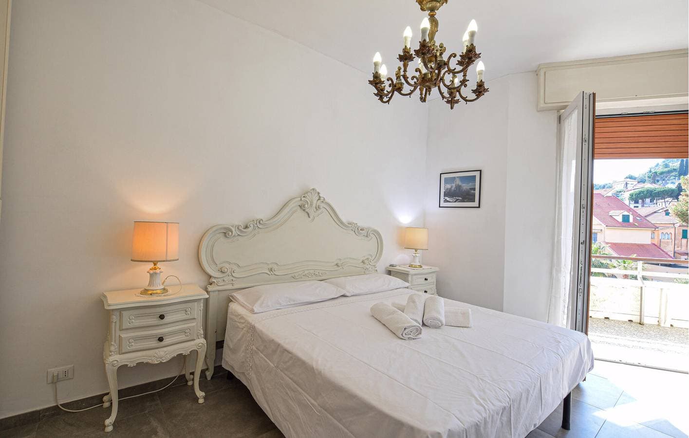 Foto 8 von 29: Gemütliche 2-Zimmer-Wohnung mit Meerblick, Pool, Terrasse und Garage in Poggi