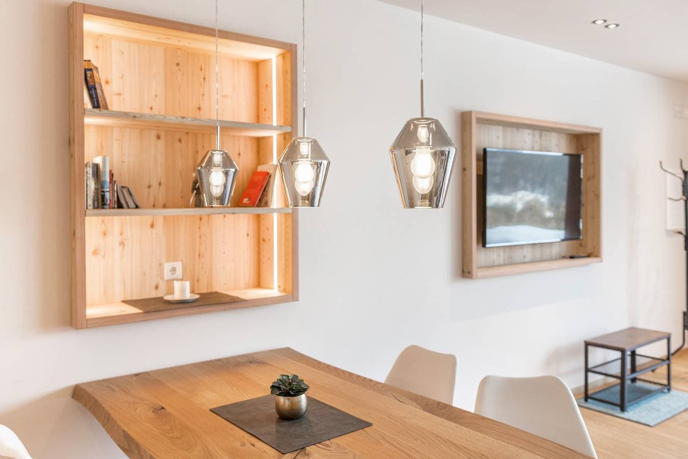 Foto 7 von 34: Schöne Ferienwohnung "Aura Chalets Nr 1" mit Bergblick, WLAN & Garten