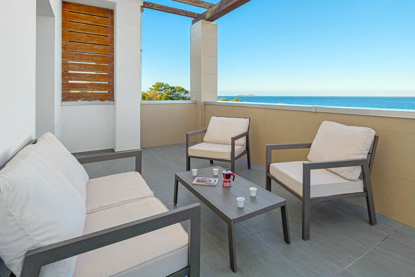 Foto 3 von 27: Lichtdurchflutete Ferienwohnung "Villa Marconi 9" mit Meerblick und privater Terrasse