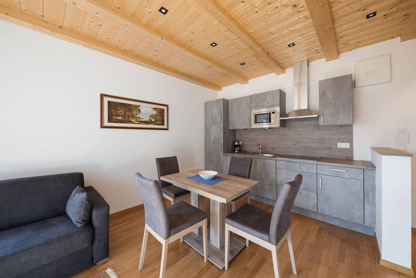 Foto 5 von 25: Helle Ferienwohnung "1 Weger" mit Panoramablick auf die Berge, WLAN & Balkon