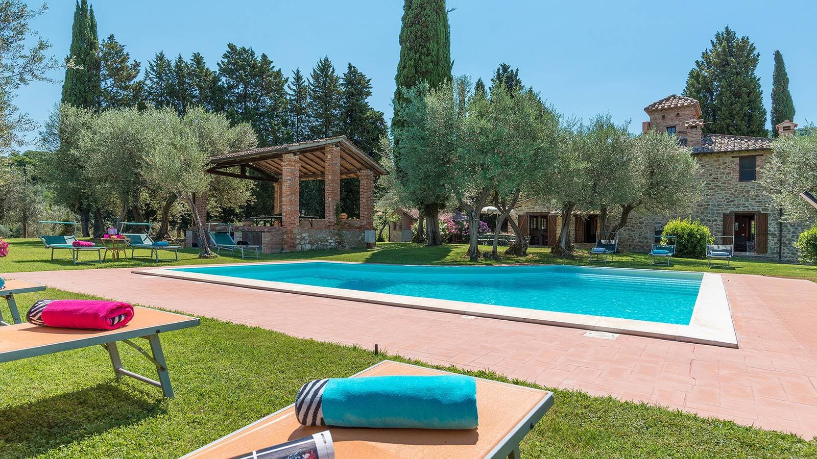 Foto 10 von 47: Villa für 14 Personen mit Garten