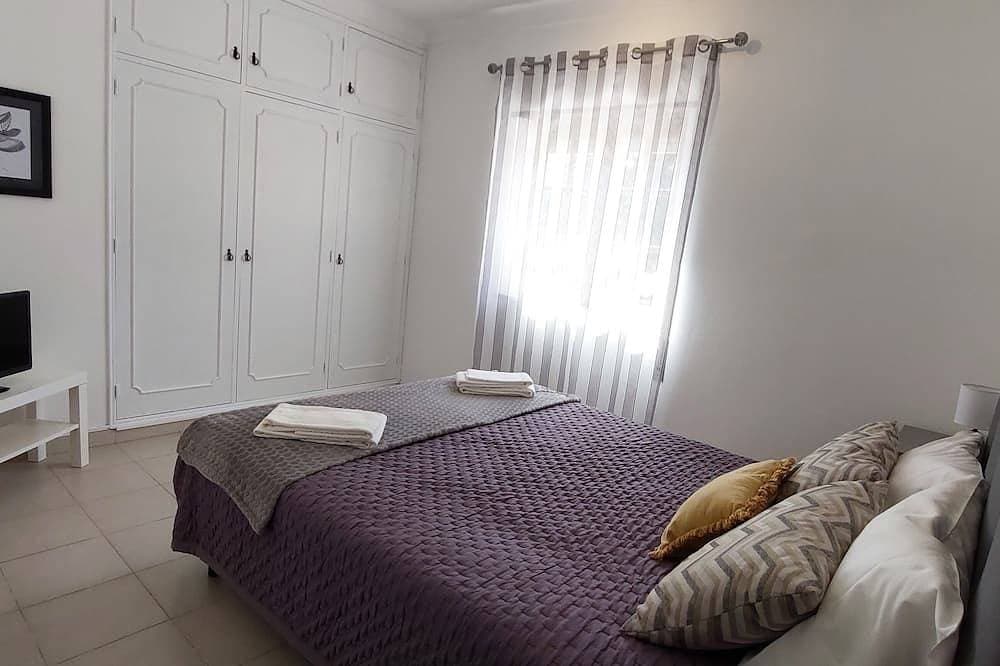 Foto 3 von 30: Apartamento Delfino T2 R/C