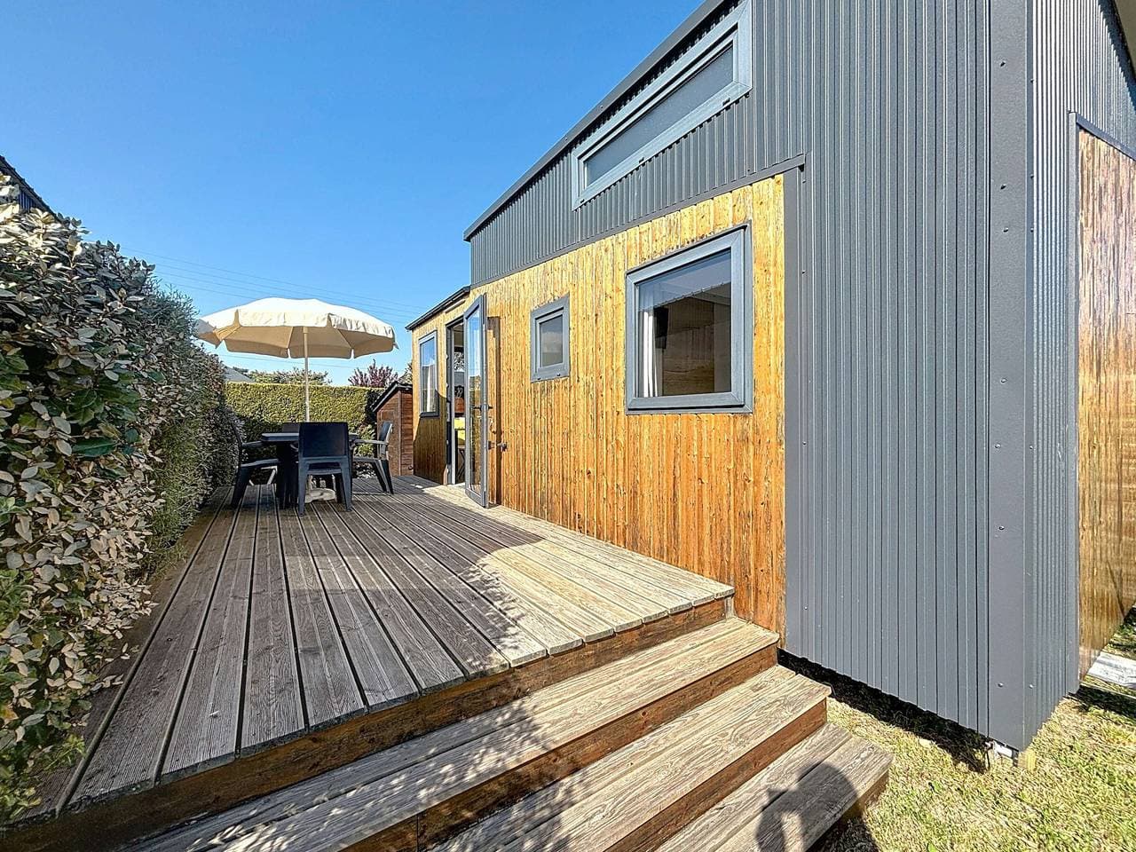 Gemütliche Tiny House: Strandnah, beheizter Pool, Fitness & Spielplatz 1