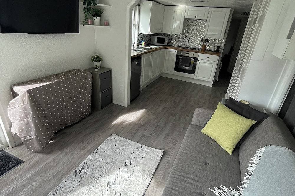 Foto 12 von 28: Private Tranquil One Bedroom Lodge With Parking and Outdoor Space. Pet Friendly!