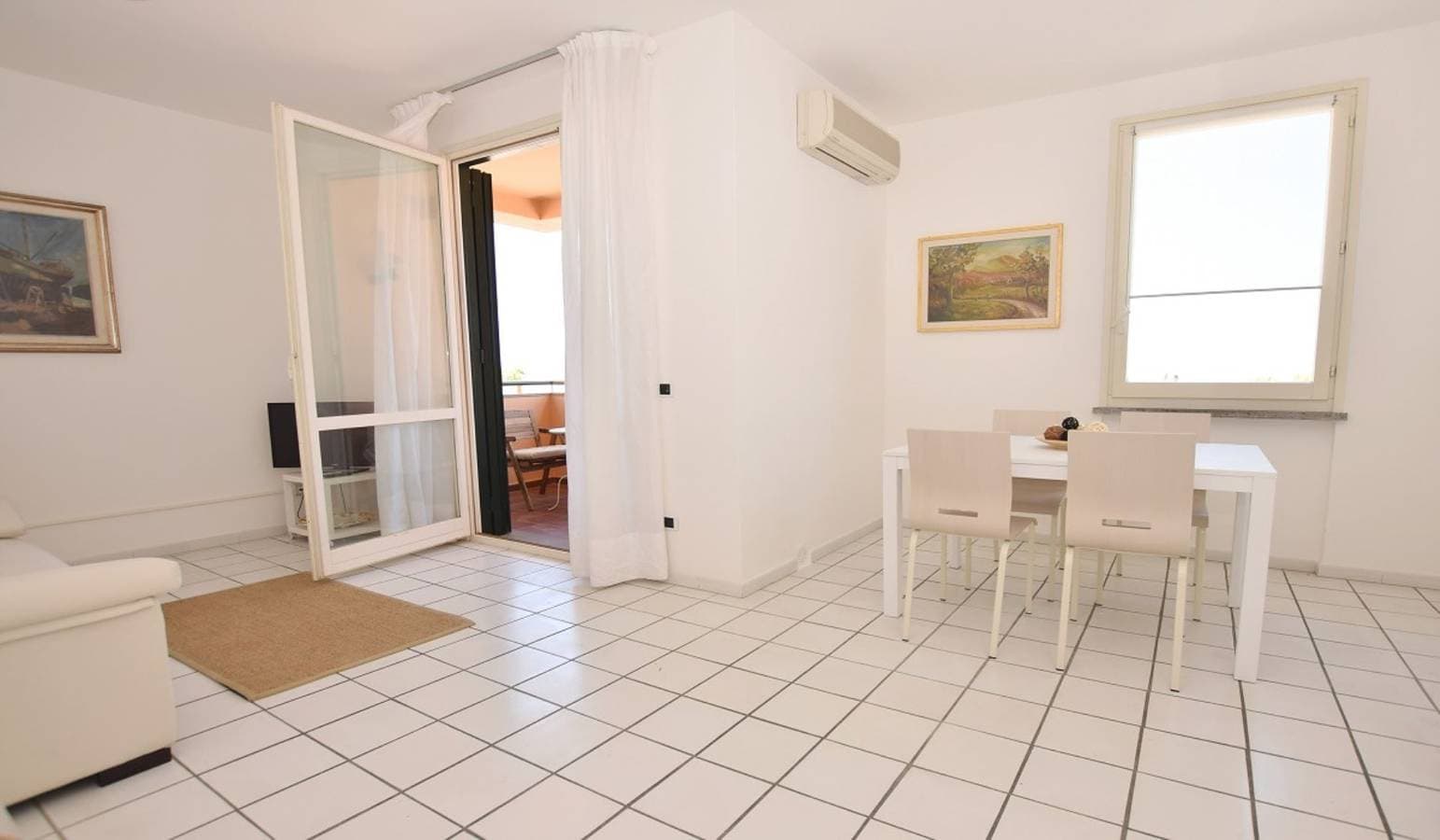 Foto 3 von 12: Ferienwohnung für 4 Personen mit Balkon