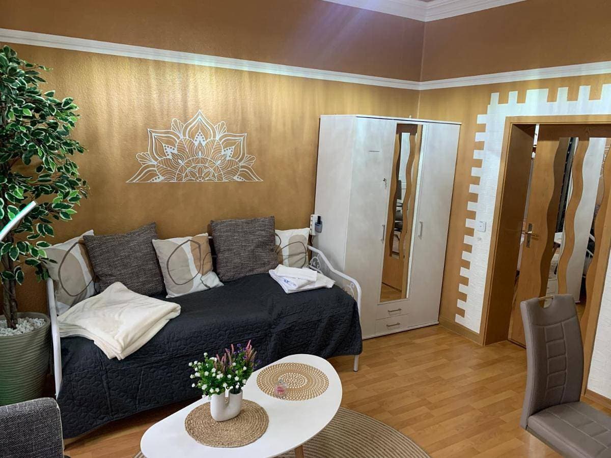 Best-Preis FEWO Rathausblick 2 - Zentrale Lage in Wittenberge - 2 Personen - Einzelzimmer - Vollausstattung - WLAN / Prime & Self-Check-In 1