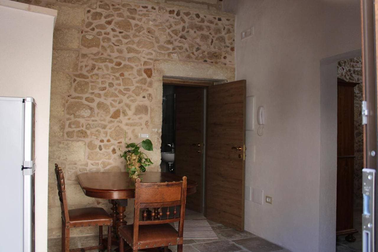 Foto 6 von 11: Double Room with Balcony