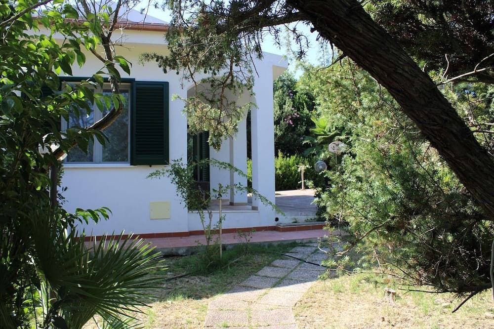 Foto 6 von 27: House surrounded by greenery just a few minutes drive from the most beautiful beaches of Alghero