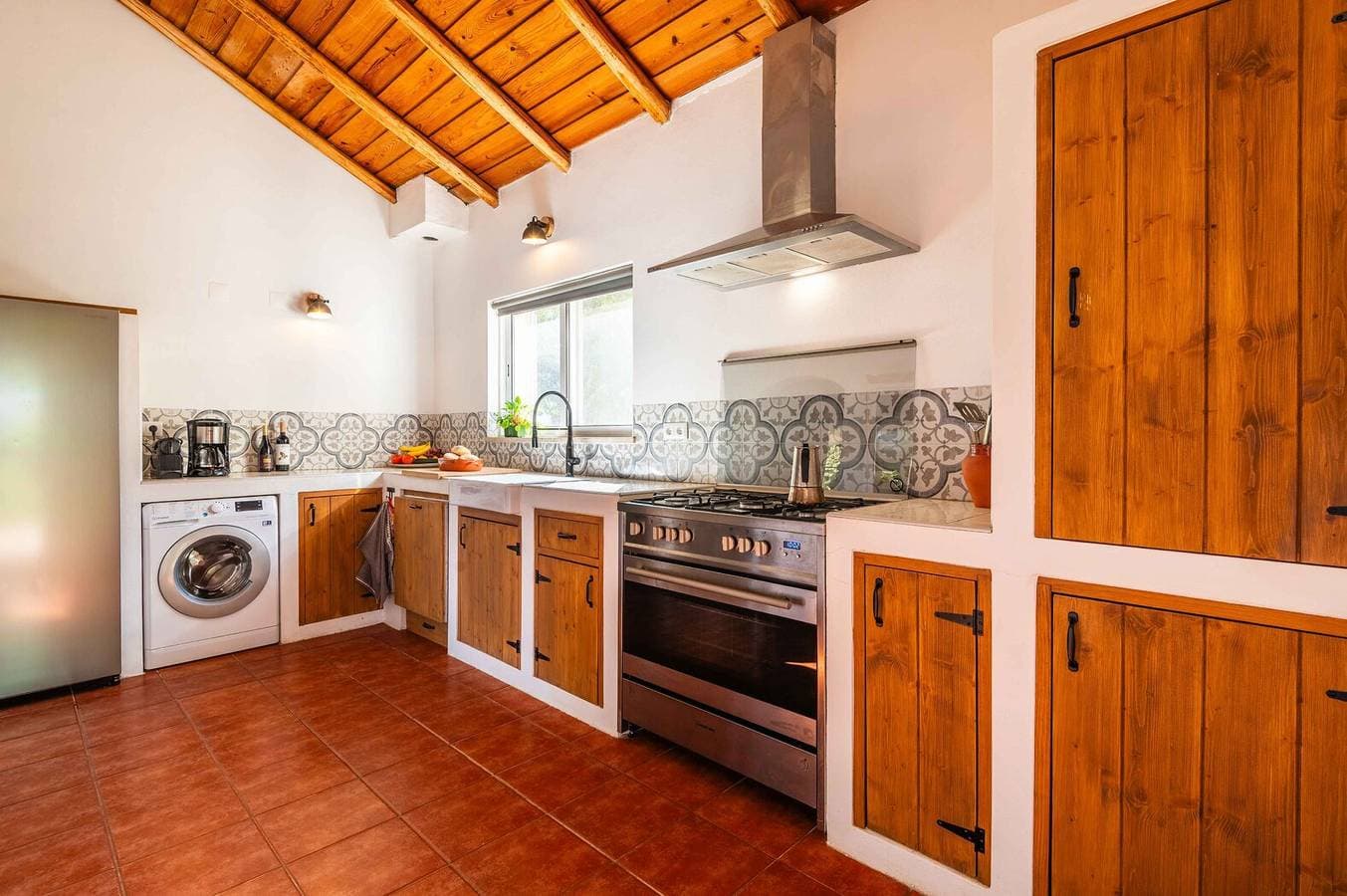Foto 9 von 41: Portucasa — Casa Colinas Roxas