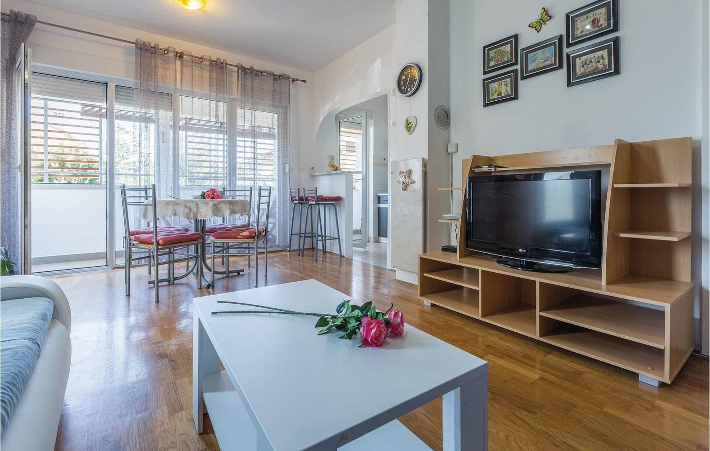 Foto 8 von 23: Gemütlich, 1,5 km zum Strand: Apartment mit WLAN, Klimaanlage und Terrasse